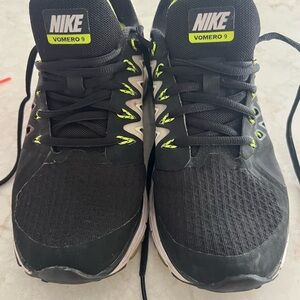 Nike Vomero 9 Men's Black Running Shoes